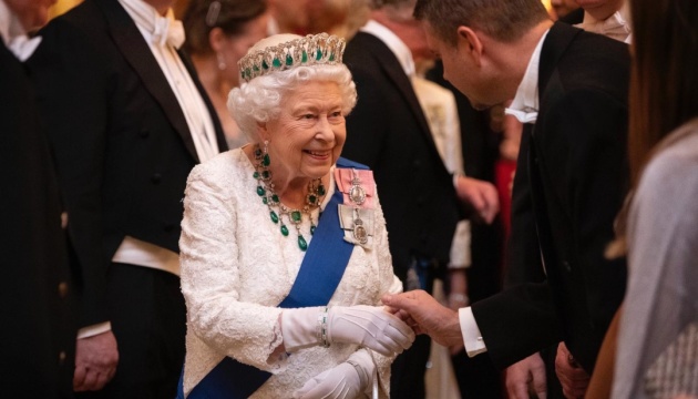 Königin liest uns: Twitter-Account der britischen Königsfamilie auf Ukrinform abonniert