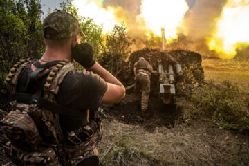Donezk: Ukrainische Artillerie zerstört Militärkolonne des Feindes