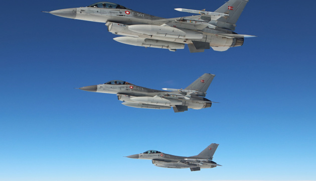 Ukraine darf F-16- Kampfjets nur auf ihrem Territorium einsetzen – Verteidigungsminister Dänemark