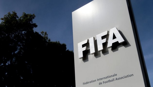 La Fifa impose à la Russie de jouer sous bannière et sur terrain neutre avant une potentielle exclusion des compétitions