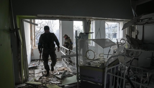 Ukraine : Plus de 108 attaques russes contre des services de santé ukrainiens