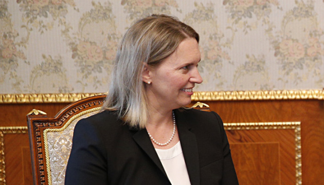 Bridget Brink, nouvelle ambassadrice américaine en Ukraine, arrive à Kyiv