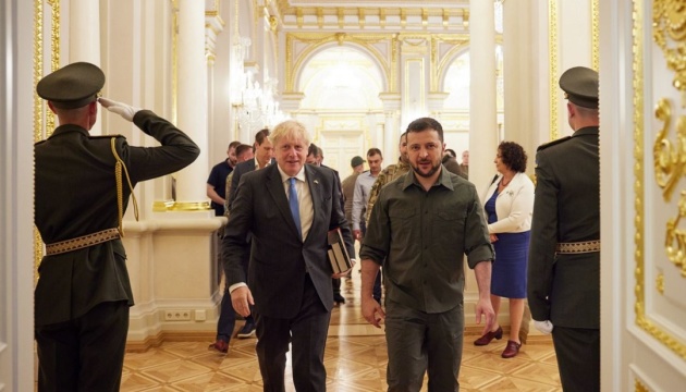 Le Premier ministre britannique Boris Johnson s’est rendu en Ukraine pour rencontrer Volodymyr Zelensky