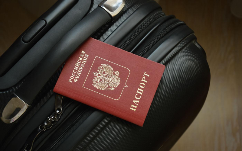 La Commission européenne propose la suspension totale de l’accord visant à faciliter la délivrance de visas avec la Russie