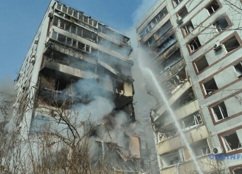 Guerre en Ukraine : Un mort et trente-trois blessés après une frappe russe sur un immeuble à Zaporijjia