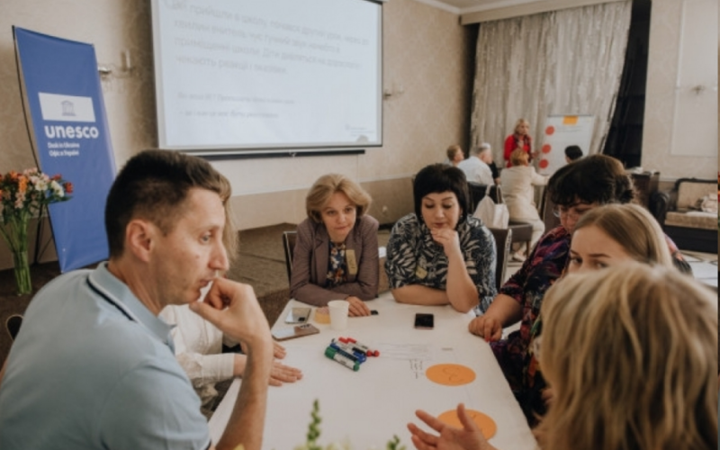 Ukraine : l’UNESCO forme 15 000 psychologues scolaires pour soutenir apprenants et enseignants