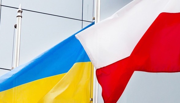 Większość Polaków pozytywnie ocenia działania rządu w zakresie pomocy Ukrainie