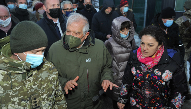 Borrell – na własne oczy zobaczyłem konsekwencje agresji na Ukrainę