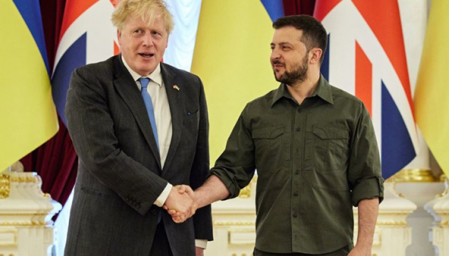 Zełenski spotkał się z Johnsonem w Kijowie