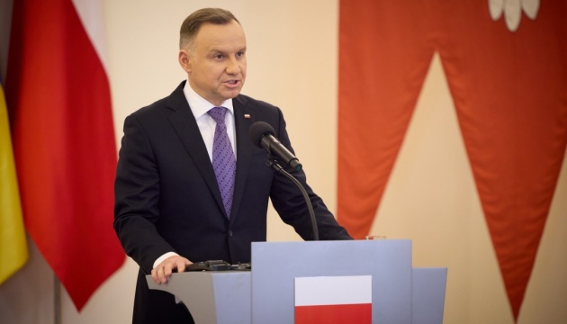 Polska pomoże Ukrainie zwiększyć tranzyt zboża, przygotowywane są specjalne korytarze – Duda