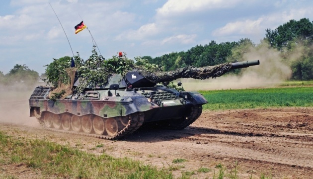 Rosyjski fejk – Wzywa się niemieckich emerytów do powrotu do pracy i naprawy czołgów Leopard