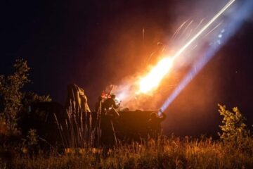 Obrona powietrzna zestrzeliła w nocy 27 dronów Shahed na południu Ukrainy