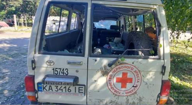Російські терористи прицільно обстріляли базу Червоного Хреста у Слов’янську