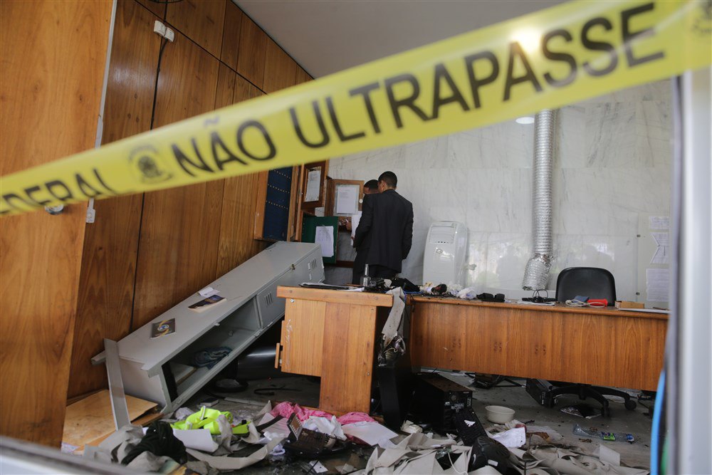 Знищени офіс у палаці Планальто після того, як протестувальники захопили Plaza de los Tres Poderes, Бразиліа, Бразилія, 09 січня 2023 року.