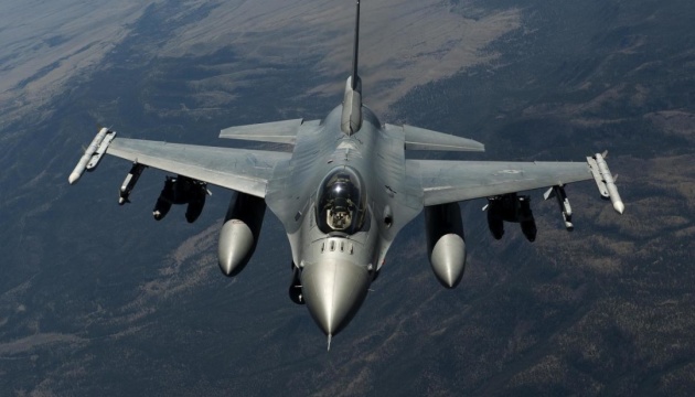 У США розпочалася мовна підготовка українських пілотів для F-16 – Пентагон