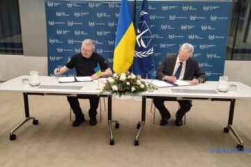 У Гаазі підписали угоду про відкриття в Україні польового Офісу прокурора МКC