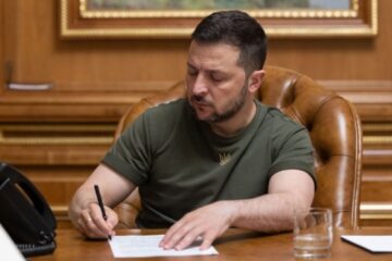 Зеленський підписав закон про відновлення е-декларування під час воєнного стану