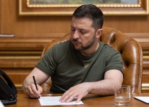 Зеленський підписав закон про відновлення е-декларування під час воєнного стану