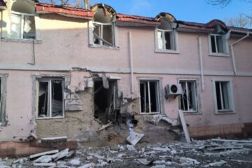 Russian strikes leave 15 people injured in Kherson region over past day