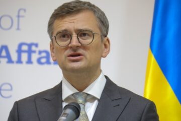 Kuleba holds talks in Chisinau with foreign ministers of Moldova and Romania