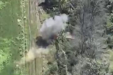 Ukrainian border guards destroy Russian APC in Vovchansk sector