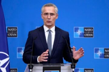 Stoltenberg: Putin’s nuclear talk shouldn’t stop NATO backing Ukraine