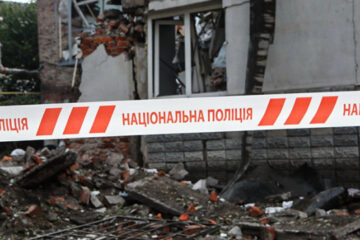 Russian night attack on Kharkiv: 18 apartment buildings damaged