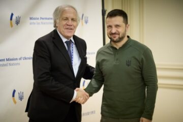 Ukraine’s president meets with OAS secretary general