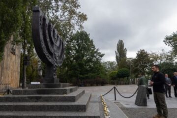 Zelensky commemorates Babyn Yar massacre victims