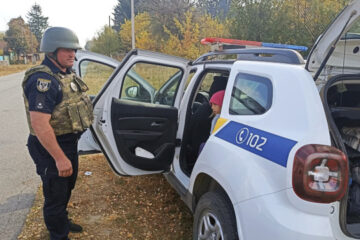 Mother and eight children evacuated from border village in Chernihiv region