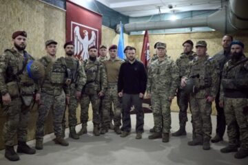 Zelensky meets defenders fighting in Kursk region during his visit to Sumy