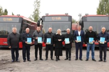 Swedish benefactors send eight school buses to Vinnytsia region