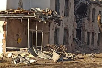 Russians destroy Ukrposhta branch in Kostiantynivka, branch manager injured