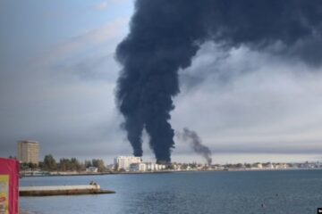 At least three tanks burning at oil depot in Feodosia – social media