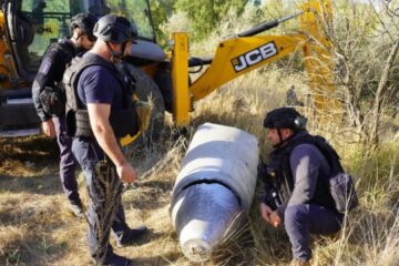 Ukrainian sappers defuse 1.5-tonne Russian bomb in Donetsk region