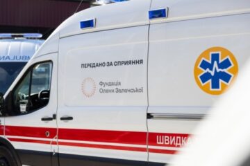 Zelenska’s Foundation donates 25 ambulances to 17 regions