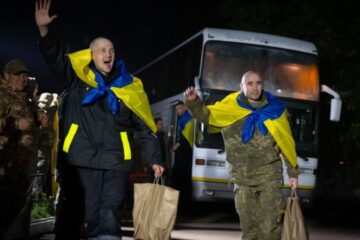 POW swap: 95 Ukrainian fighters liberated from Russian captivity