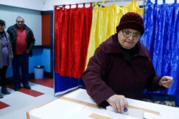 Romanian presidential election: exit polls predict second round