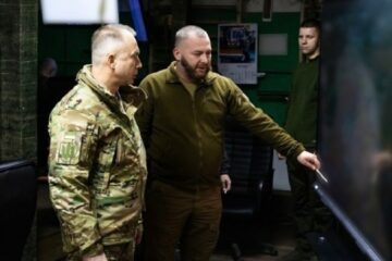 CinC Syrskyi visits assault brigade in Kharkiv region