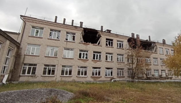 Russian troops destroyed all schools in Sviatohirsk community