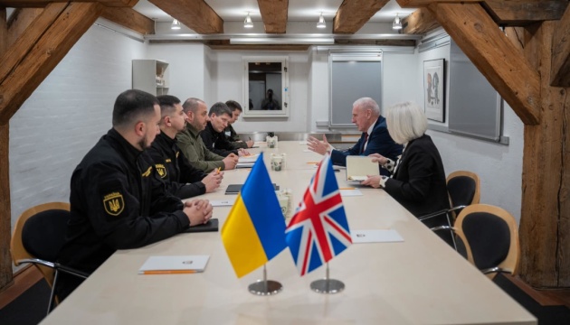 Umerov holds talks with UK’s Minister of State support for Ukraine Army in 2025