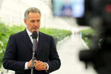 UK sanctions oligarch Firtash over corruption