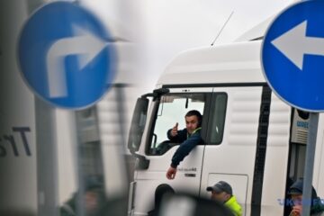 Polish-Ukrainian Chamber of Commerce urges farmers to end border blockade