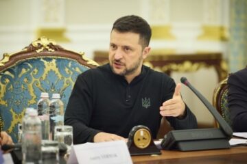 Zelensky listens to reports on production of drones, missiles, artillery