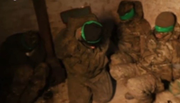 Ukrainian paratroopers capture 11 Russian soldiers, including Belarusian citizen