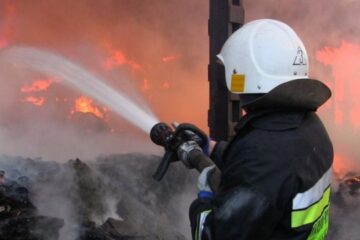 Drone attack on Kyiv: Fire breaks out in Darnytskyi district