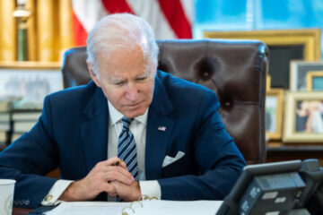 Biden highlights Ukraine, warns of oligarchy threat in farewell address