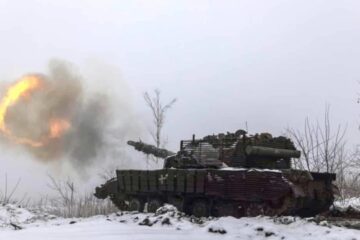 Ukrainian tank strikes target Russian troops in Pokrovsk