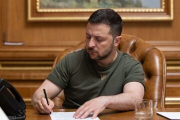 Zelensky awards another 453 Ukrainian defenders, 202 of them posthumously