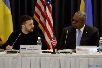 Zelensky at Ramstein calls on partners to give Ukraine promised air defense systems